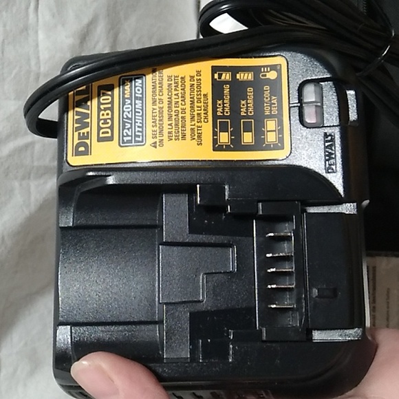 Dewalt 20V Combo Drill Sawzall 2 Batteries 1 Charger Only Sawzall Used - Picture 5 of 16